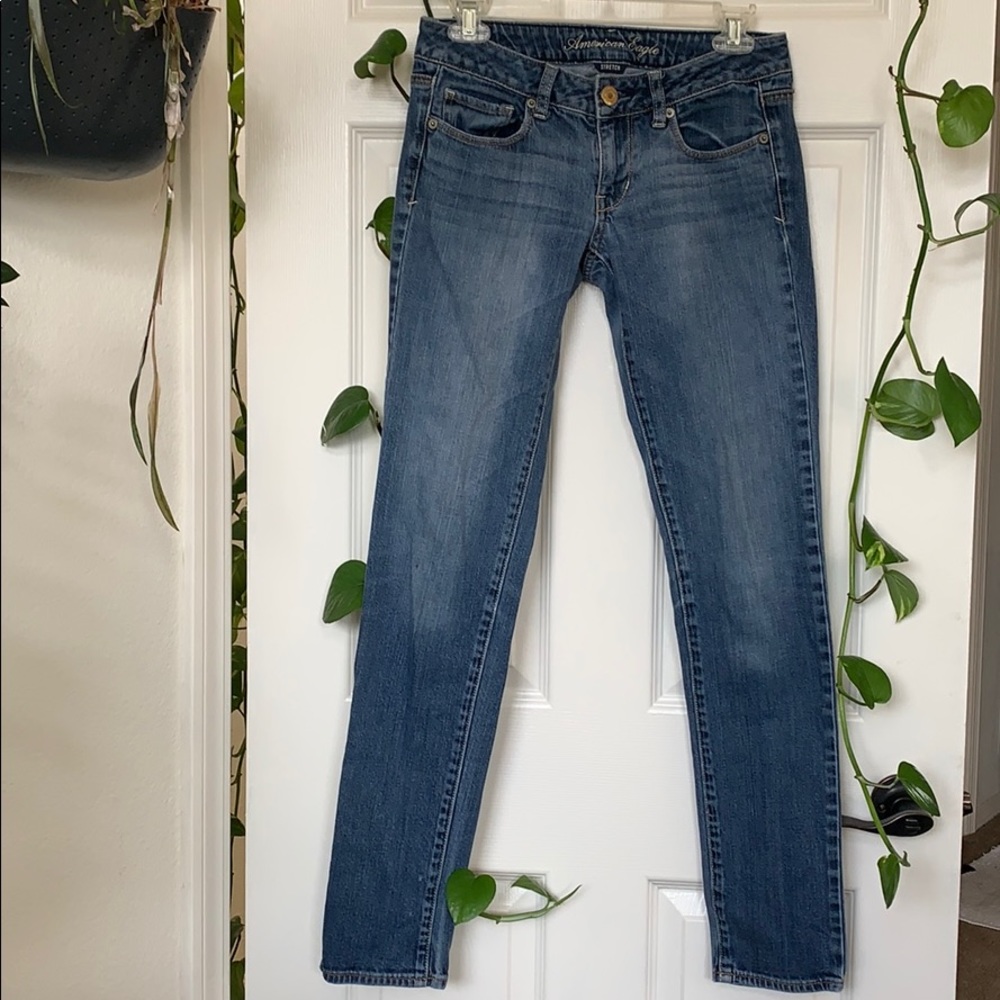 American Eagle Skinny Med Wash Jean Size 2